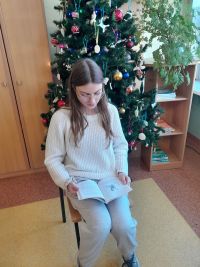 Choinka strojna w czytanie