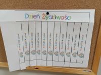 Karteczki z miłymi i pozytywnymi hasłami