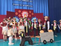 Występ zespołu Promyczki