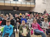 Dzieci na widowni Zamojskiego Domu Kultury