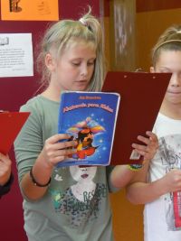 Z książką za pan brat